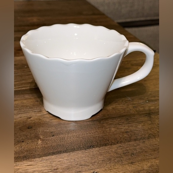 IMM White Ceramic Tea/Coffee Mug/Cup with Hidden Bear/Animal Inside - Picture 3 of 9